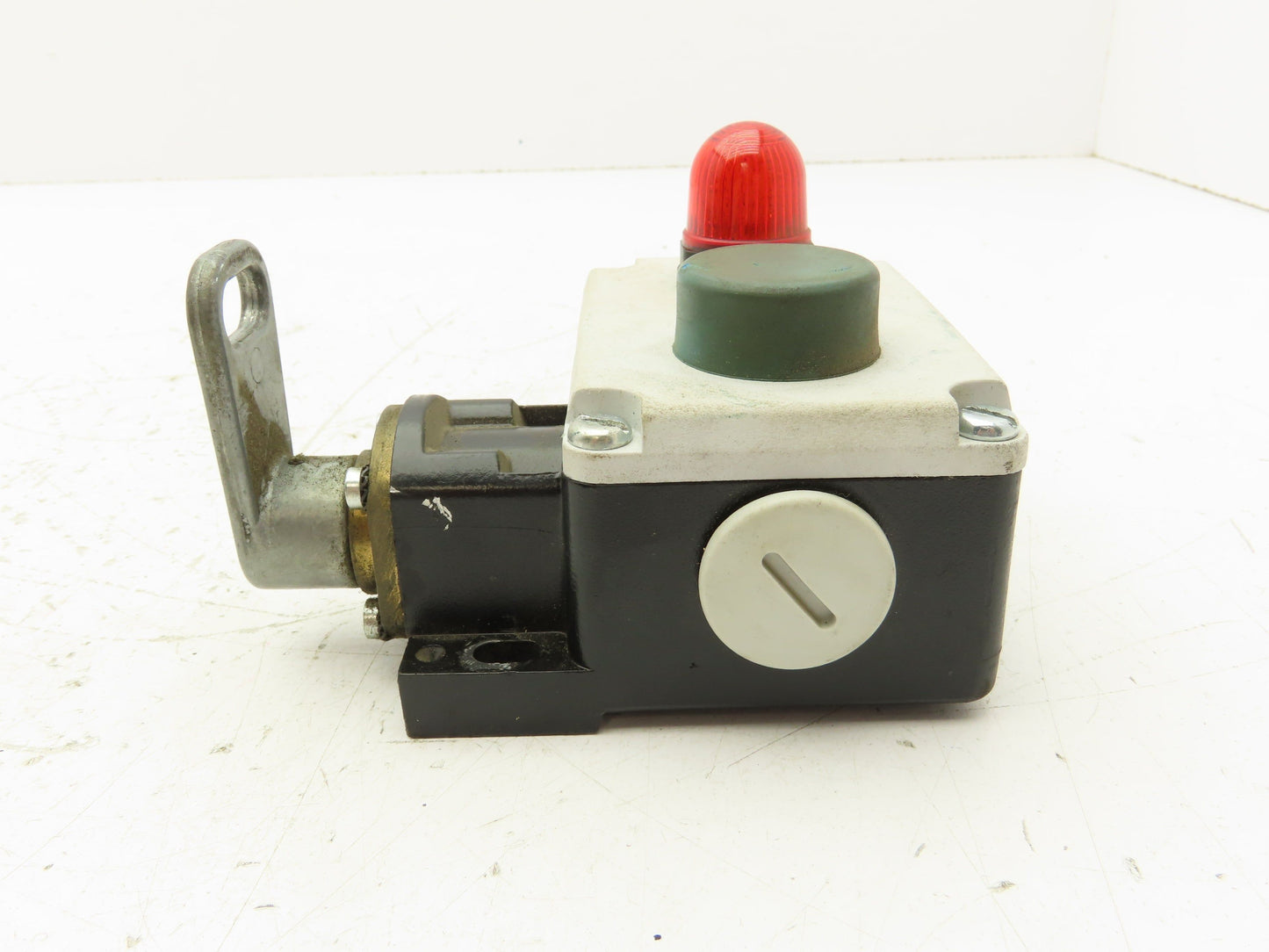 Siemens 38E7 160-1BD00-0A81 Rope Pull Grab Cable Switch 2-Way 3-Position 400V