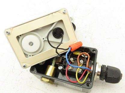 Siemens 38E7 140-1BD00-0A80 Rope Pull Grab Cable Switch E-Stop Spring Return