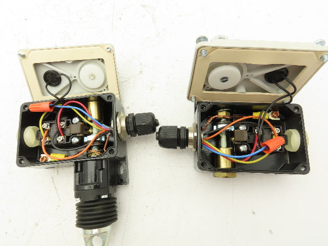 Siemens 38E7 140-1BD00-0A80 Rope Pull Cable Switch Spring Return  Lot of 2