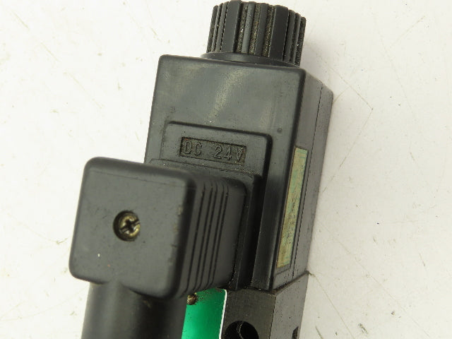 KYB Kayaba DSGS-ACB-02-D24-D-1 Directional Control 4/2 Solenoid Valve 24VDC