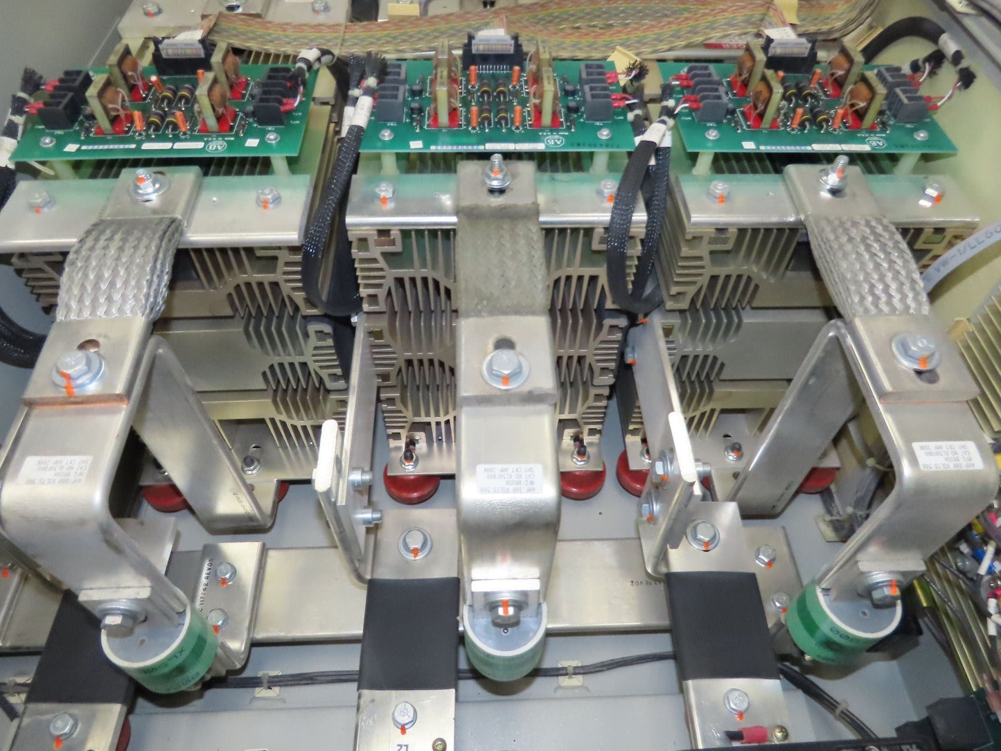 Allen Bradley 1395-B81-EN-P50 DC Controller Drive 300HP 500VDC AB 460V Input 3Ph