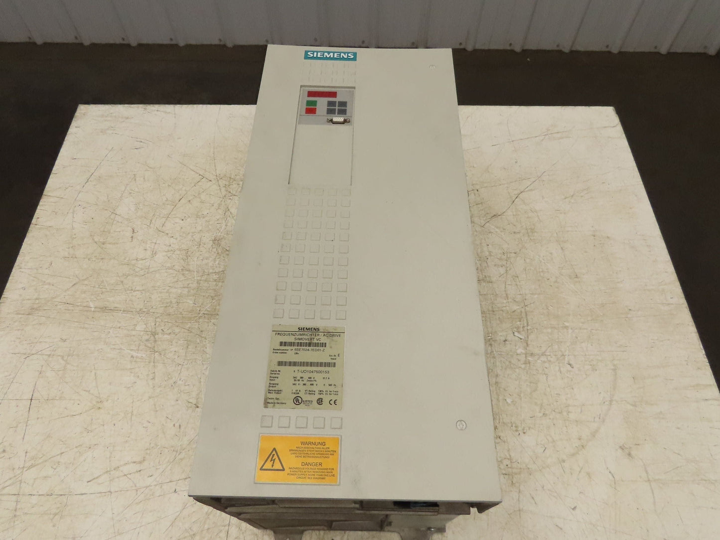 Siemens 6SE7024-7ED61-Z Simovert MasterDrive AC Drive 22kw 30 HP 480V 3Ph