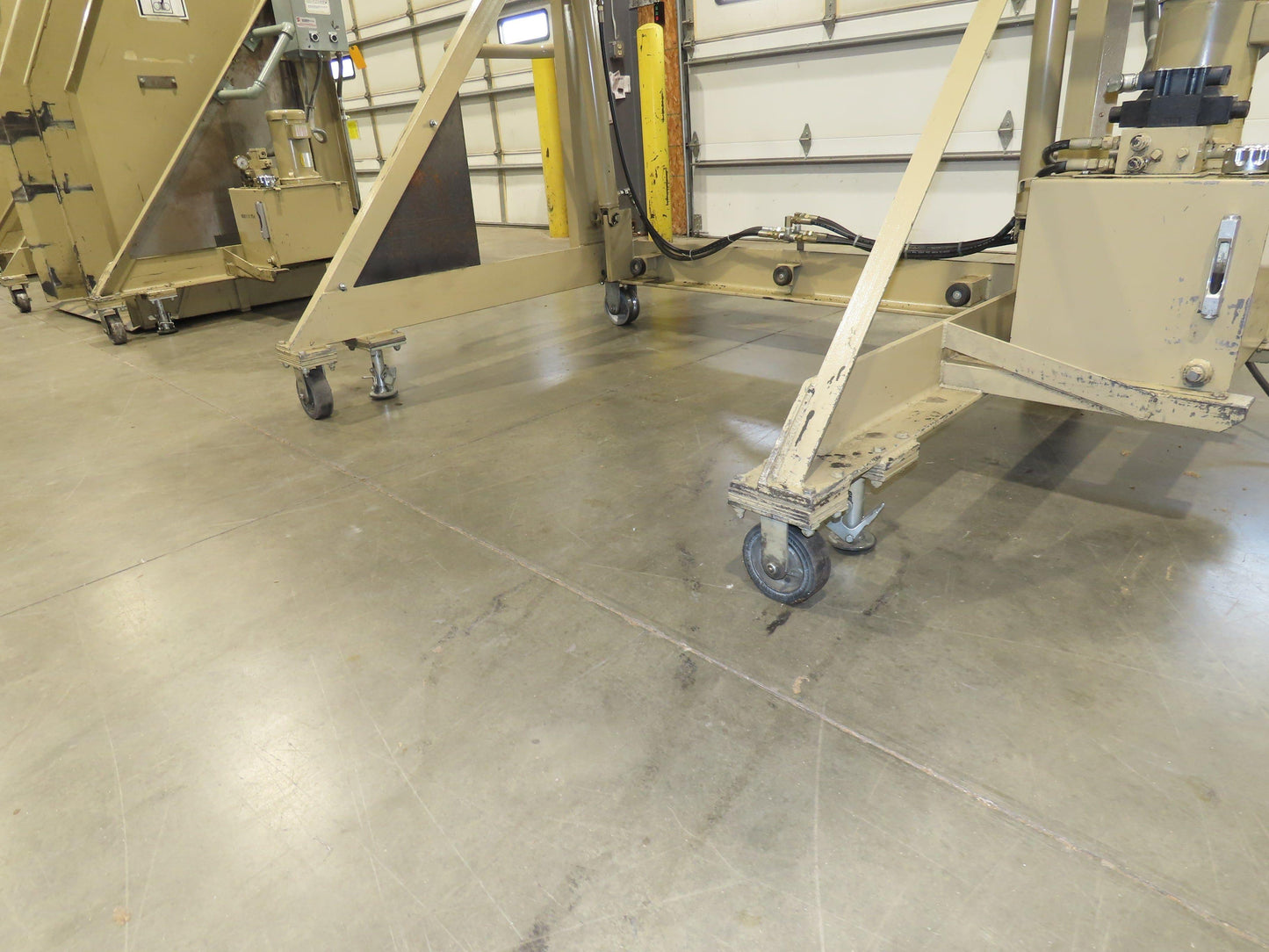 MTC Hydraulic Tote Dumper 2-Bin 1/2 Yd Hopper Tipper 2000Lb 3Hp 460V