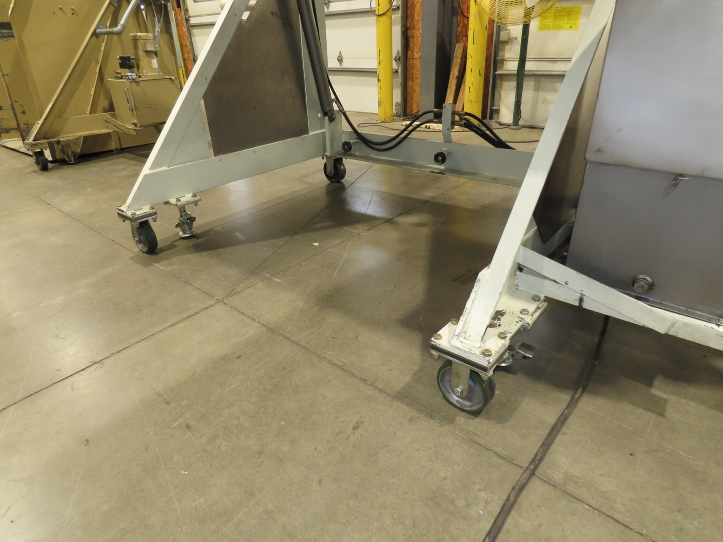 MTC Hydraulic Tote Dumper 2-Bin 1/2 Yd Hopper Tipper 2000Lb 5Hp 460V