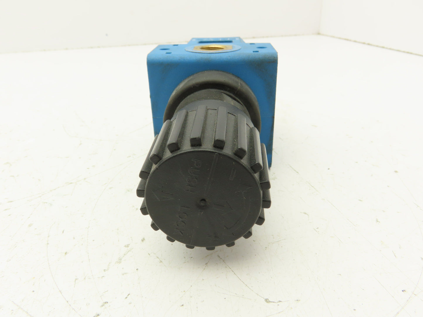 Festo LFM-1/4-S-B Pneumatic Air Treatment Pressure Regulator Filter 0-175PSI