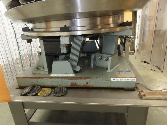 Vibracraft Vibratory Parts Feeder 30" Stainless Bowl Bottle Cap Sorter 115V