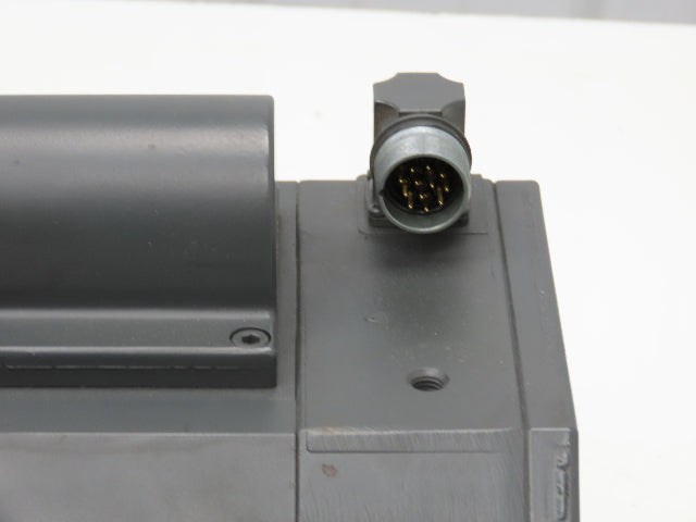 Siemens 1FT6084-8AF71-4TA0 AC Servo Motor 6.2Hp 3000 RPM 270V 3PH IM B5