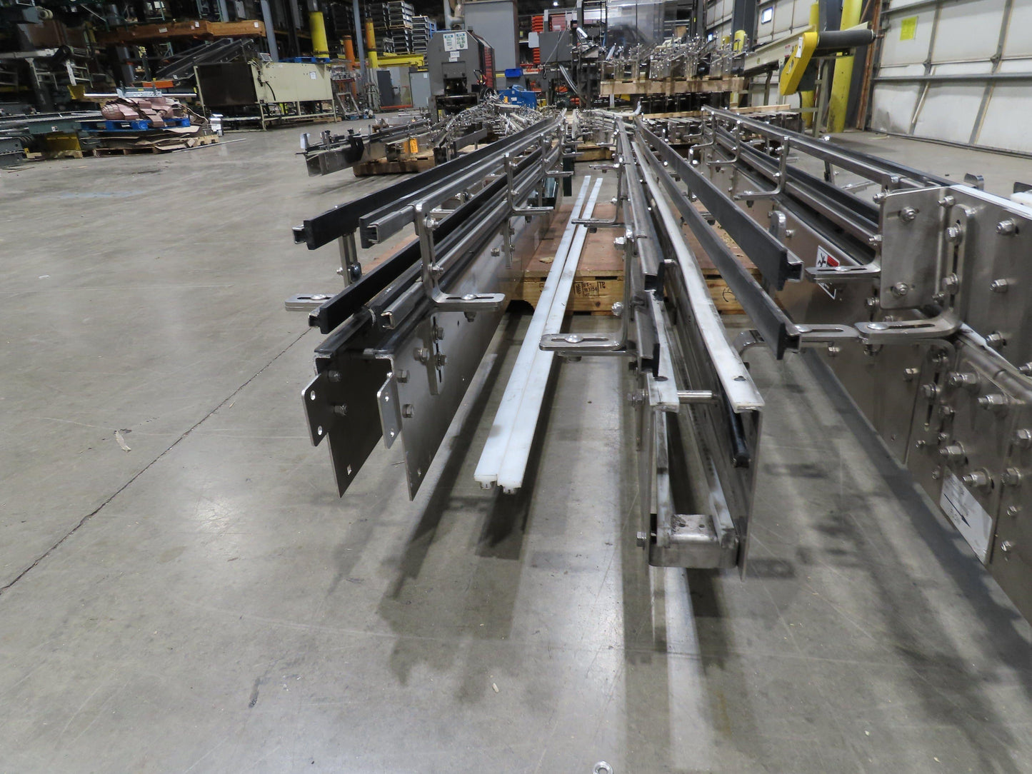 Arrowhead 3.25" Tabletop Belt Stainless Bottle Conveyor Sections 33'  -No Drive