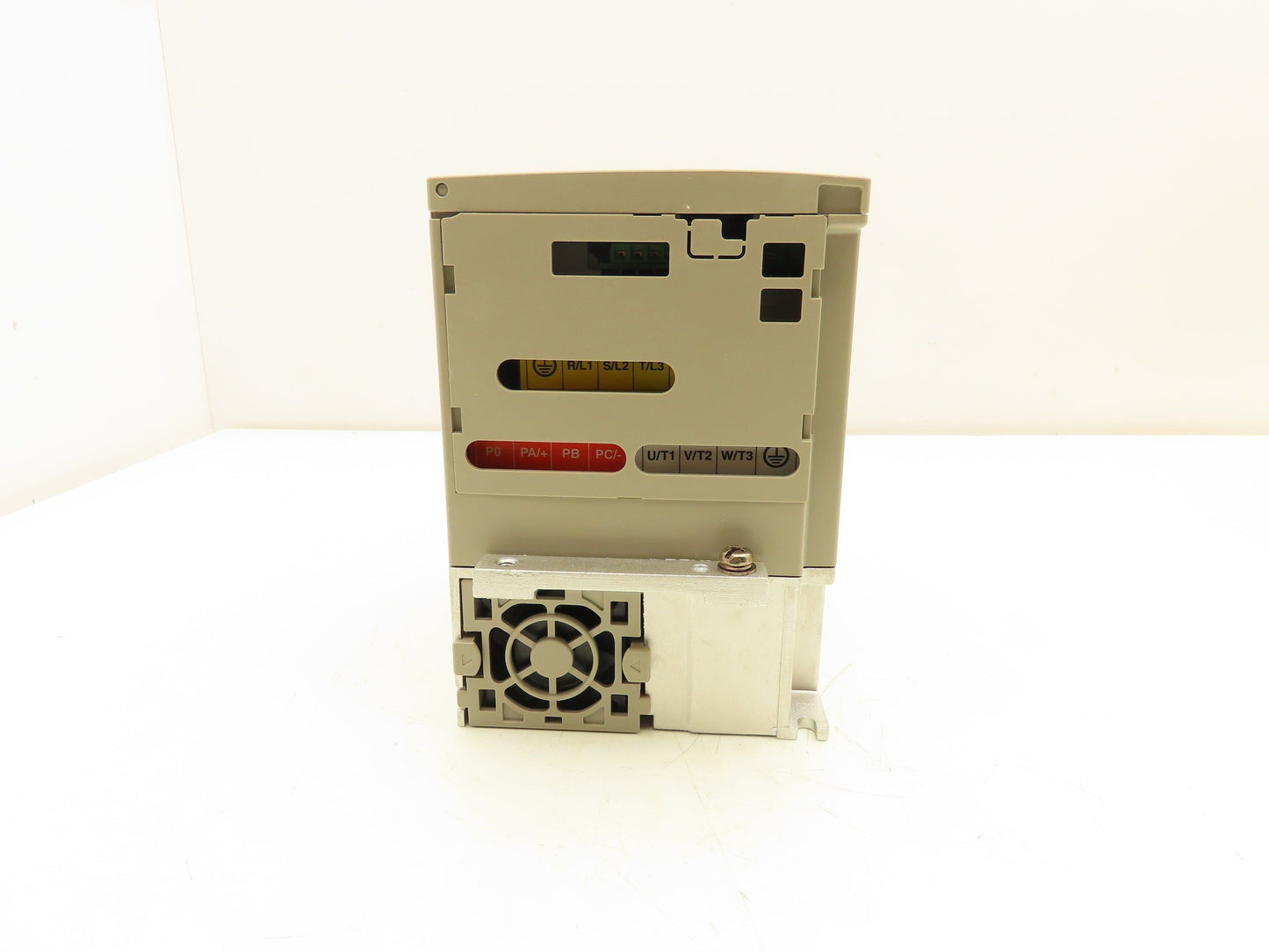 Telemecanique ATV31H075N4 Schneider Altivar VFD Motor Drive 1 HP 0.75kw 480V