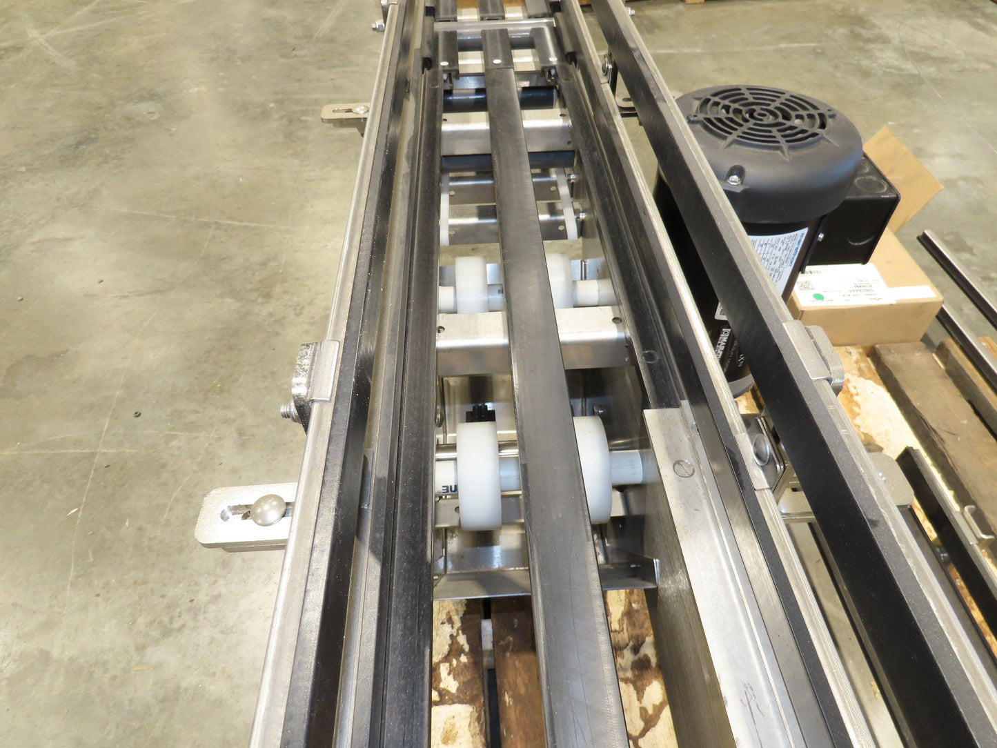 Arrowhead 7.5" Mattop Belt Stainless Bottle Conveyor 16'L 460V 3PH  -NEW-