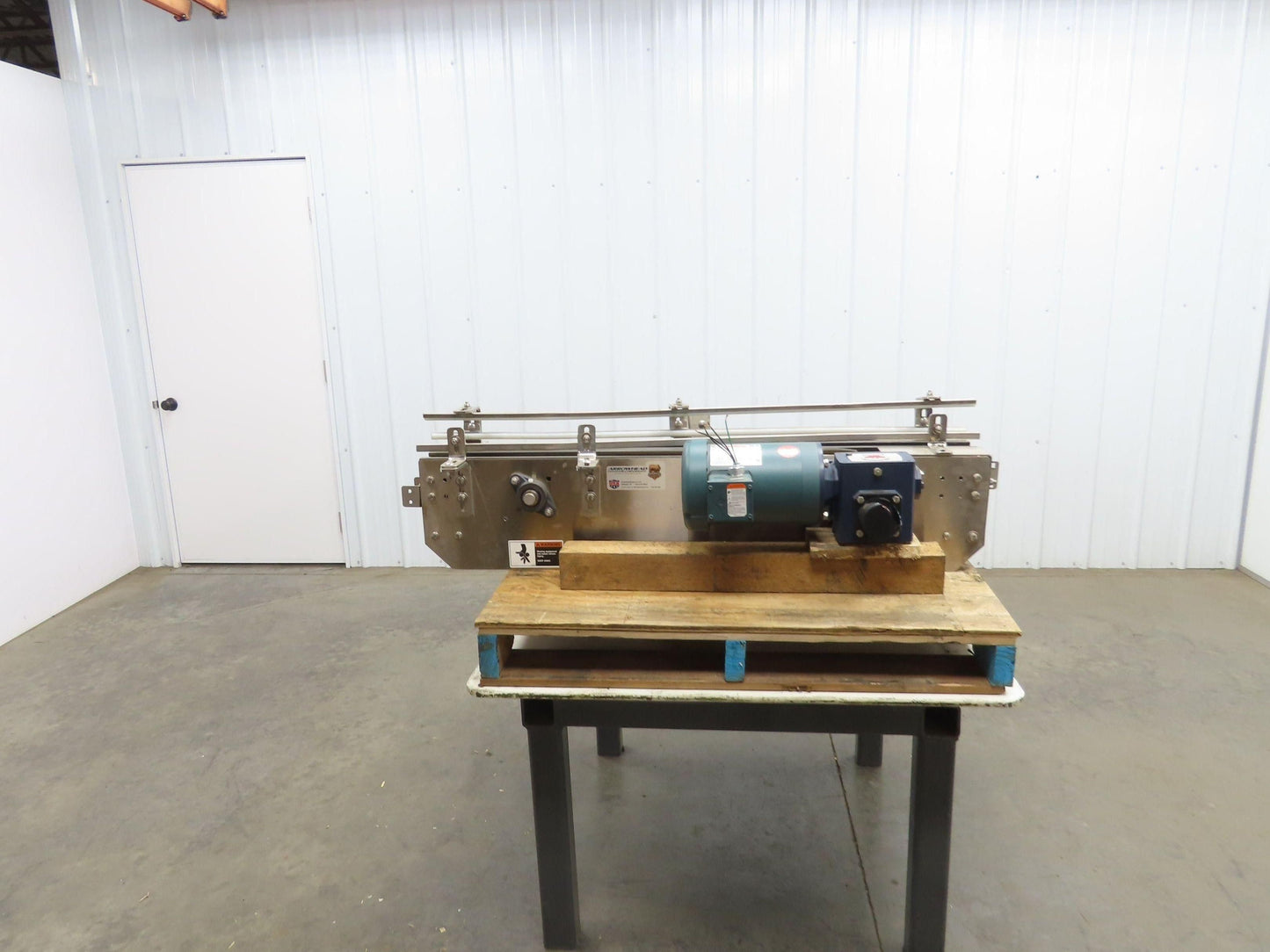 Arrowhead 3.25" Tabletop Stainless Bottle Conveyor 2-Belt Transfer 48" Drive 3PH