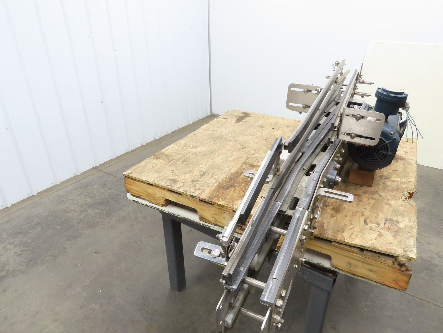 Arrowhead 3.25" Tabletop Stainless Bottle Conveyor 2-Belt Transfer 78" Drive 3PH