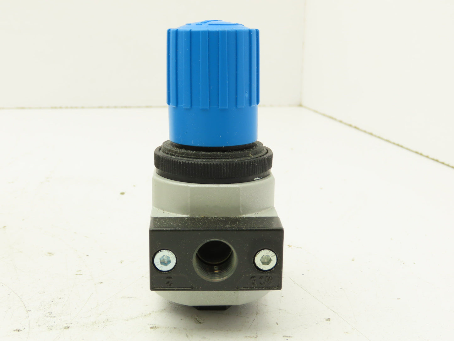 Festo LR-1/4-D-7-MINI Pressure Regulator Gauge 1600l/min 1/4" NPT