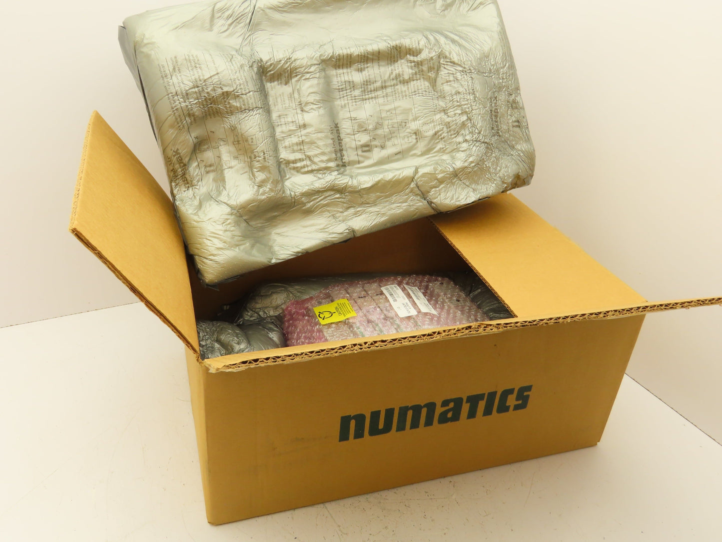 Numatics I6KBA4Z1ML00061 24VDC Pneumatic Solenoid Valve 6-Station Manifold Assy