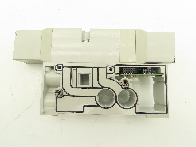 Numatics I63BB4Z2KN00030 Pneumatic Double Solenoid Valve w/Manifold 120V 5/2