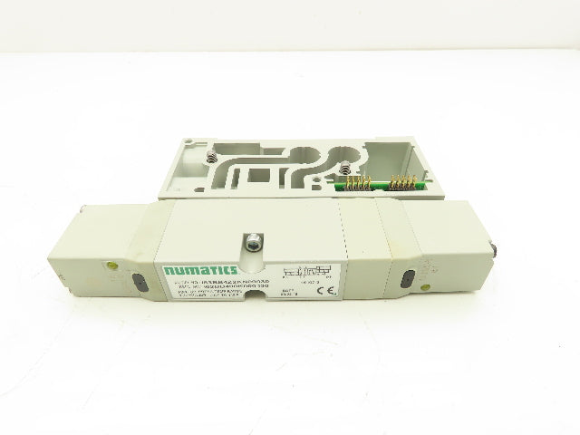 Numatics I63BB4Z2KN00030 Pneumatic Double Solenoid Valve w/Manifold 120V 5/2