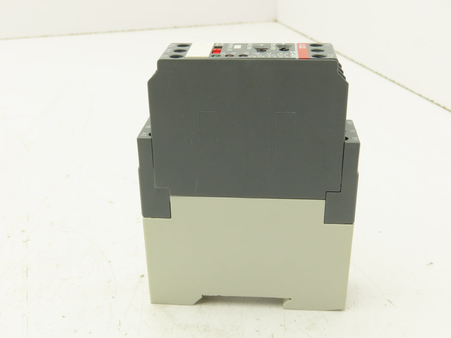 ABB 1SVR430183R0300 Timer Relay Module 110-240V