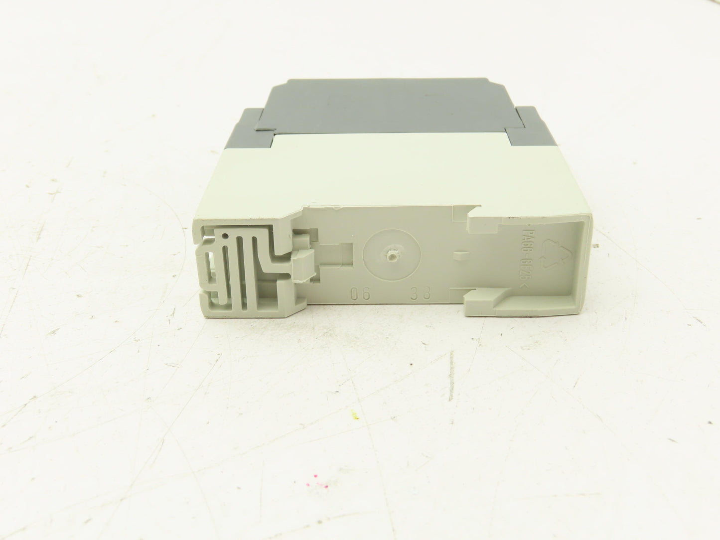 ABB 1SVR430183R0300 Timer Relay Module 110-240V