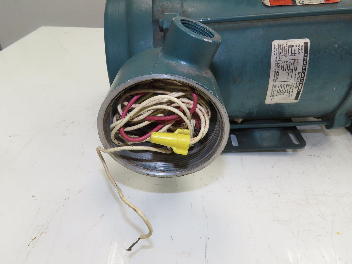 Reliance Dodge Tigear Gearmotor 1Hp 460V 3PH 15:1 Reducer 115 RPM Dual Shaft 56C