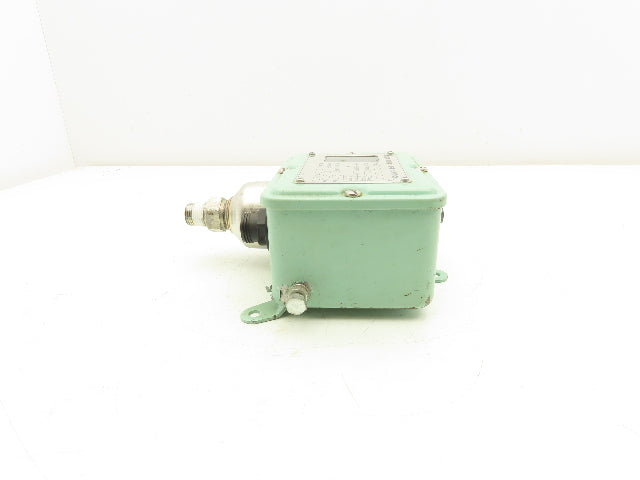 SMC ISG211-N030 Mechanical Pressure Switch .02-0.3 Mpa