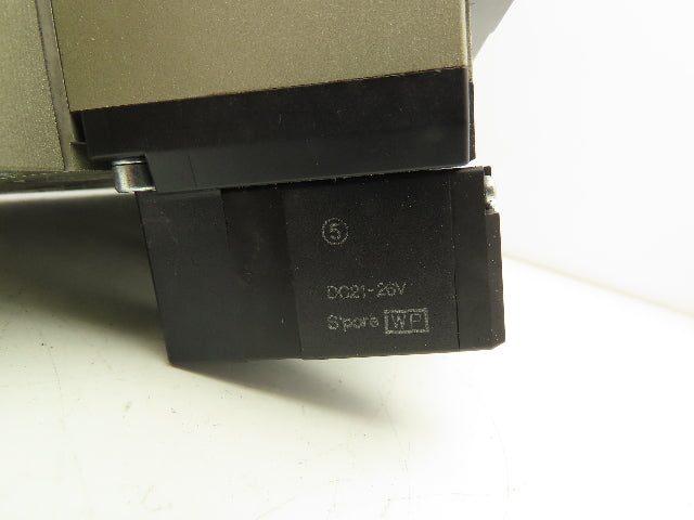 SMC VFS4500-5FZ Pneumatic 5-Station Manifold 5/3 Solenoid Valves 24VDC 1/2" NPT