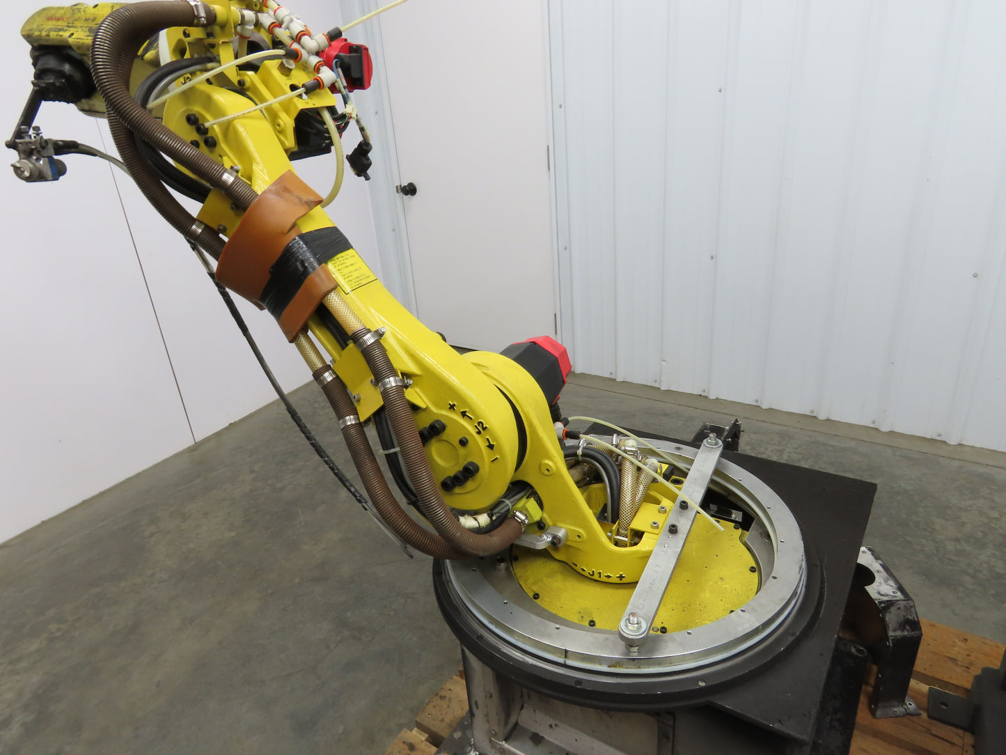 Fanuc M-6I Industrial Robot 6 Axis R-J2 Controller Teach Pendant Spray Head