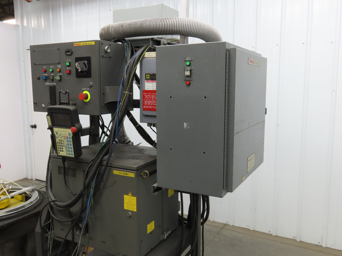 Fanuc M-6I Industrial Robot 6 Axis R-J2 Controller Teach Pendant Spray Head