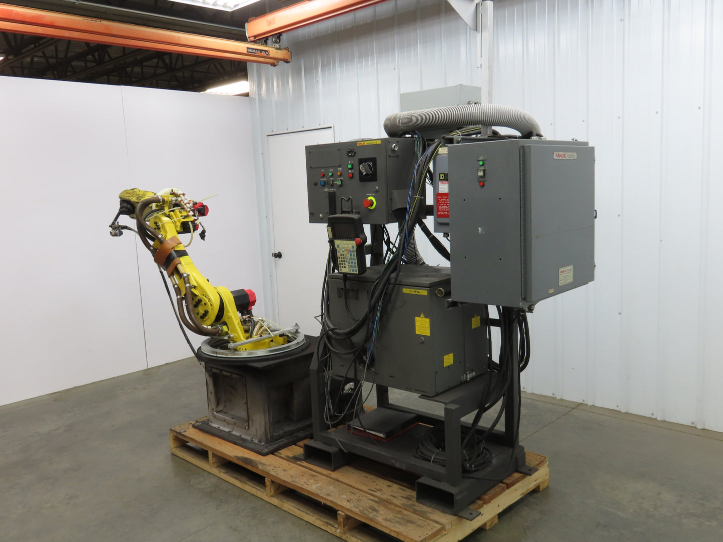 Fanuc M-6I Industrial Robot 6 Axis R-J2 Controller Teach Pendant Spray Head