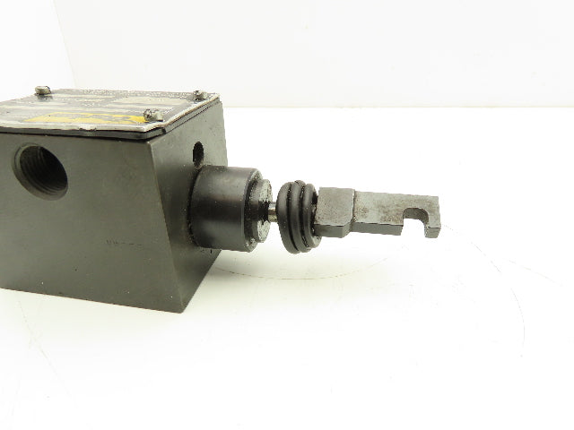 Parker D3T1H21X4544 Directional Control Valve 2-Position Spring Return 3000 PSI