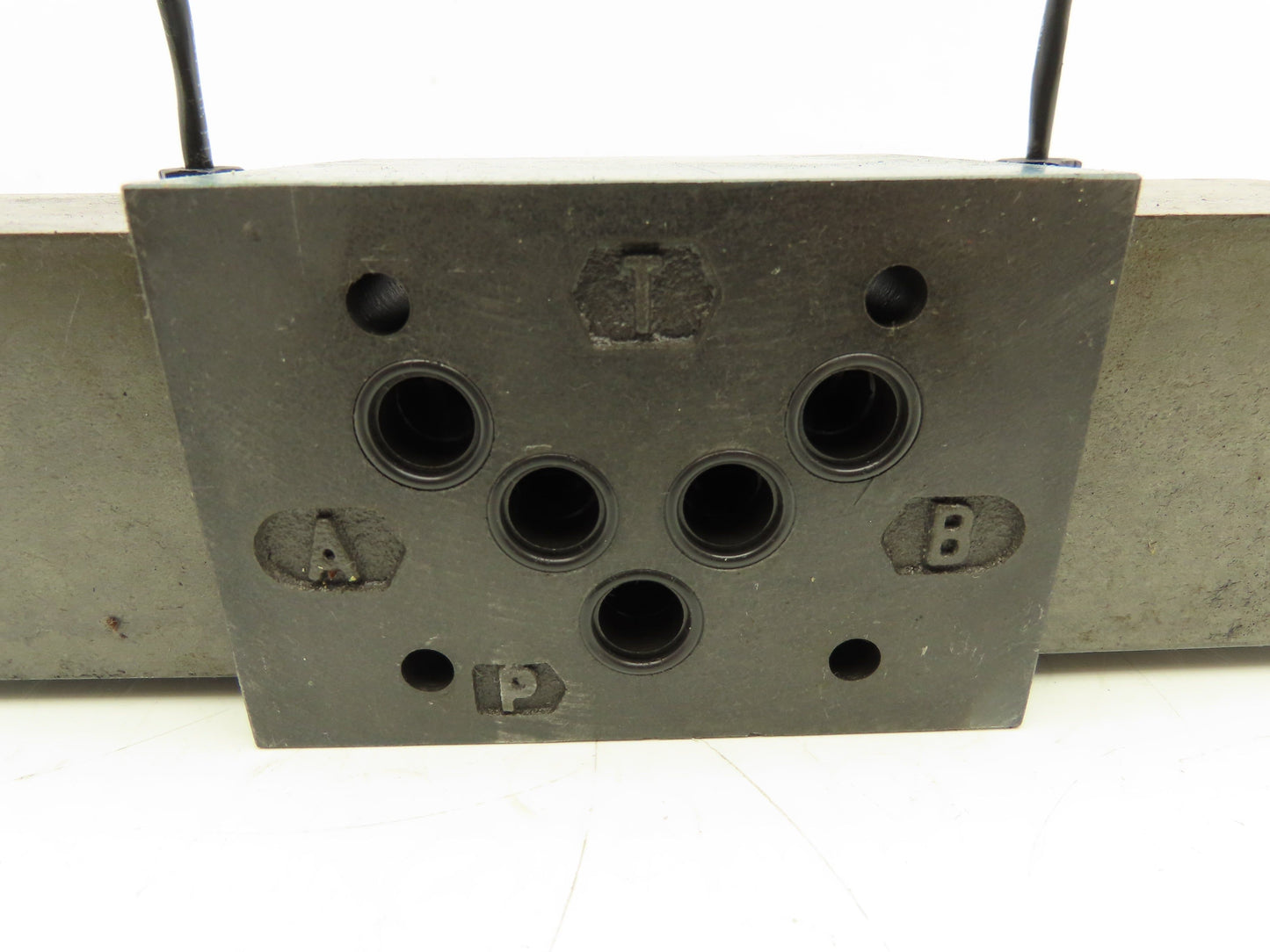 Bosch 4WRBA 10 W64-2X/G24N9Z4/M-235 Proportional Directional Valve 0811404843