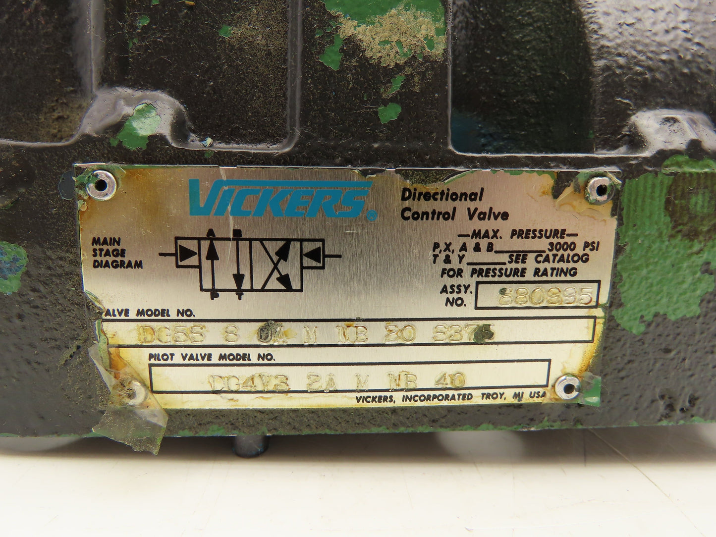 Vickers DG5S8 0A M WB 20 S375 Directional Solenoid Valve 120V DG4V-3-2A-M-W-B-40