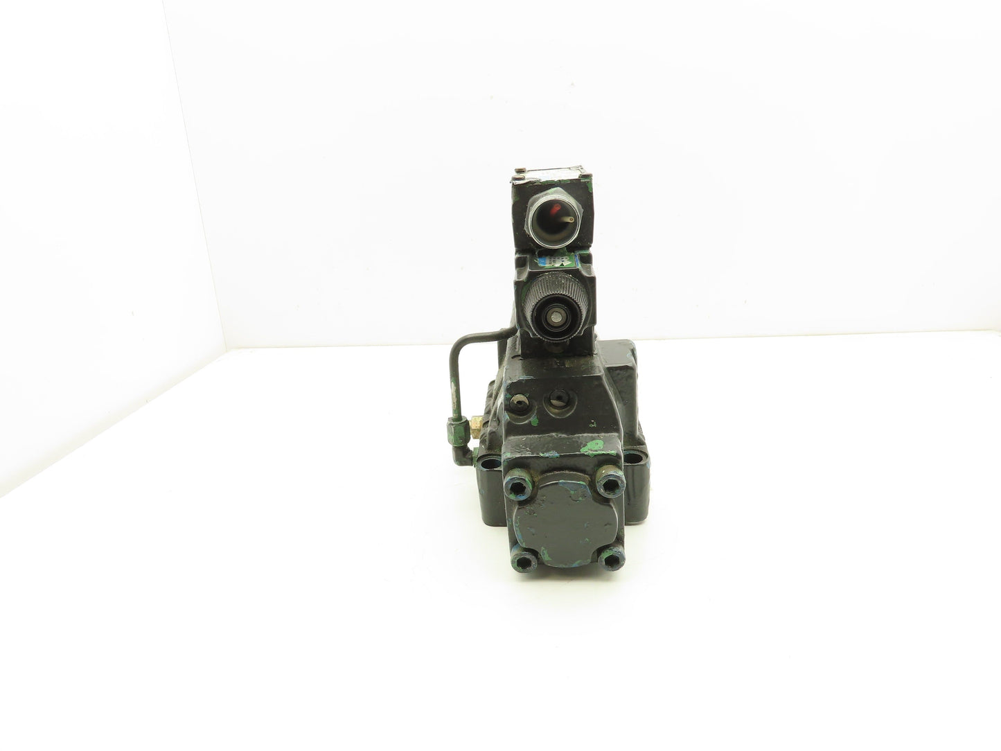 Vickers DG5S8 0A M WB 20 S375 Directional Solenoid Valve 120V DG4V-3-2A-M-W-B-40