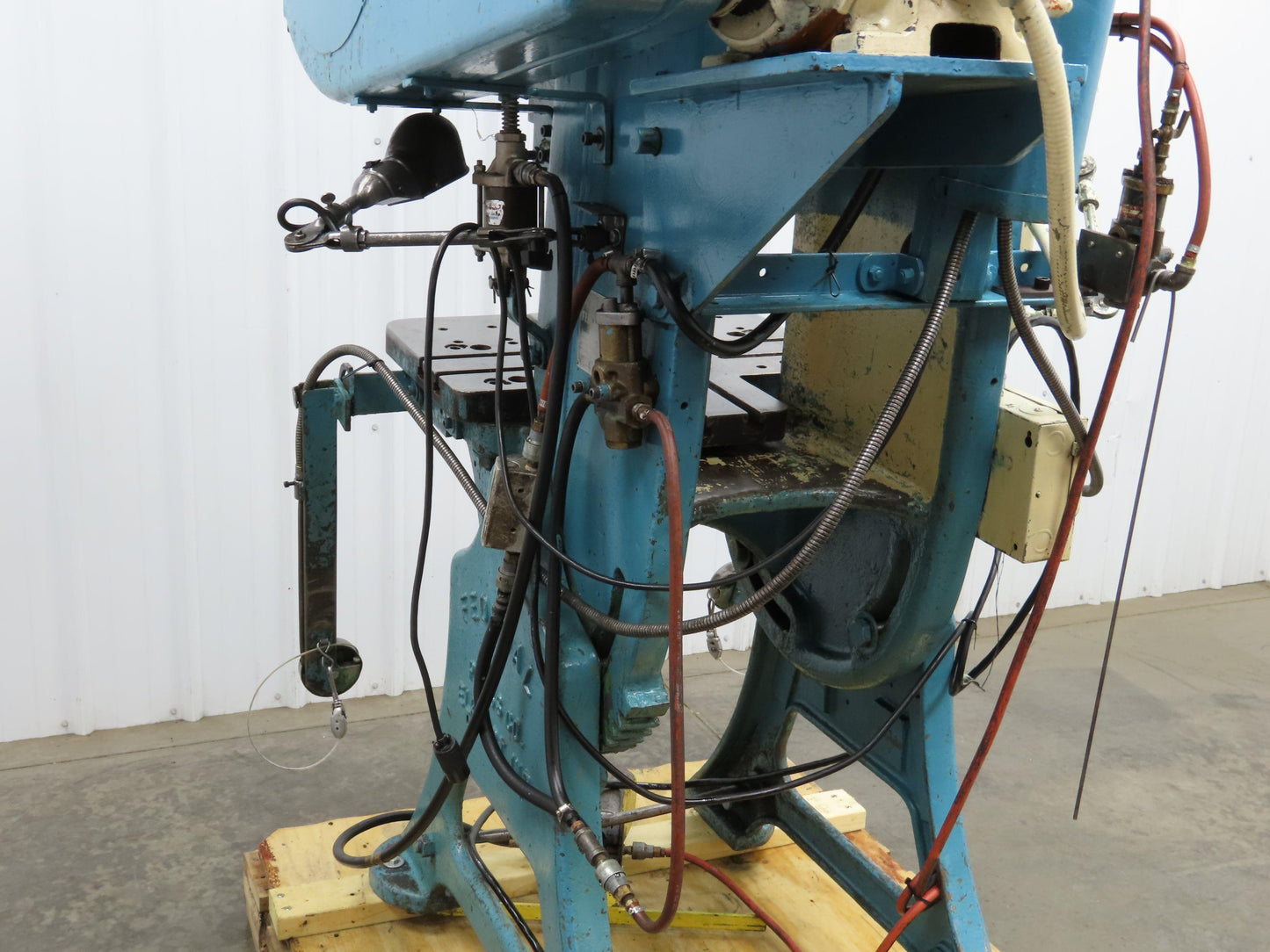 Federal No 3 Mechanical OBI Punch Press 32 Ton 2-1/2" Stroke 7" Throat 3Hp 3Ph