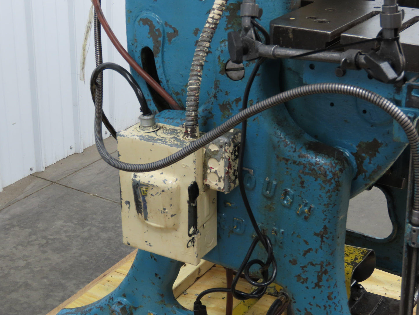 L&J No 3 Mechanical OBI Punch Press 22 Ton 4" Stroke 7" Throat 3Hp 3Ph 220/440V
