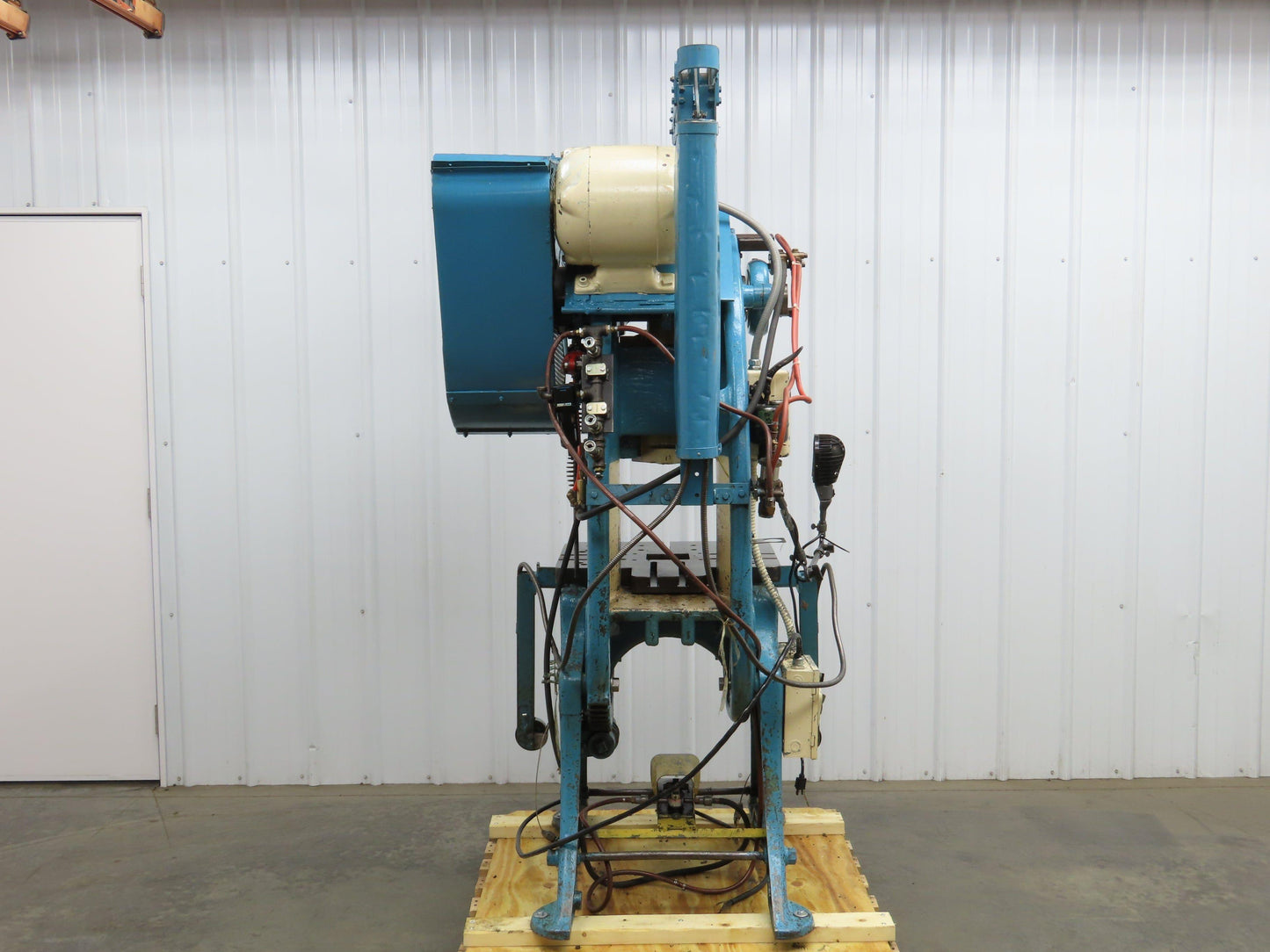 L&J No 3 Mechanical OBI Punch Press 22 Ton 4" Stroke 7" Throat 3Hp 3Ph 220/440V