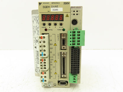 Yaskawa SGDH-04AE Servo Drive Servopack 200-230VAC  5.5A O.54HP 3PH Ser.D2