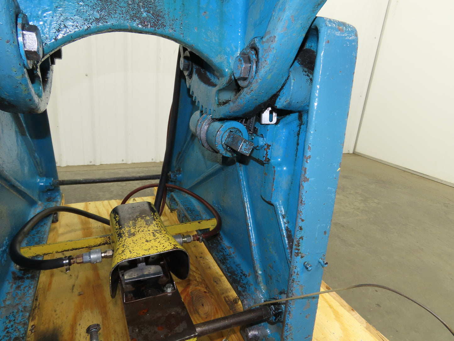 L&J No 18 Mechanical OBI Punch Press 18 Ton 2" Stroke 6" Throat 1.5Hp 3Ph