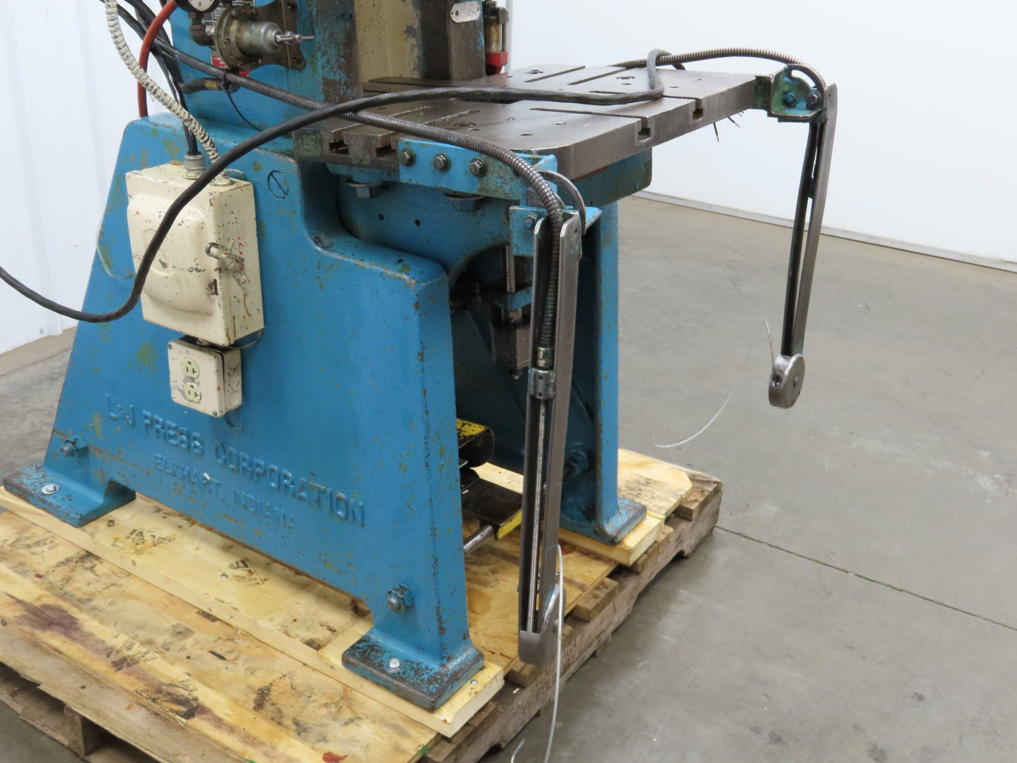 L&J No 18 Mechanical OBI Punch Press 18 Ton 2" Stroke 6" Throat 1.5Hp 3Ph