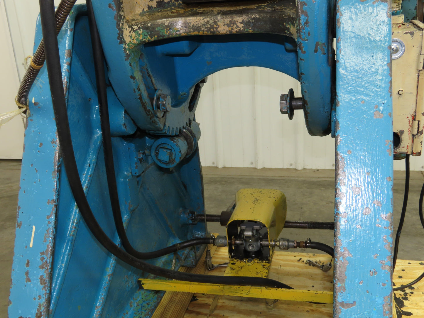 L&J No 18 Mechanical OBI Punch Press 18 Ton 2" Stroke 6" Throat 1.5Hp 3Ph