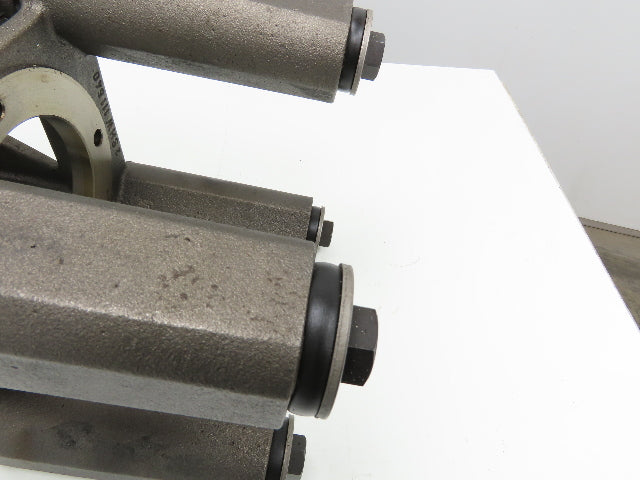 4-Bolt SAE-C Hydraulic Pump Motor Adapter IEC 132 Cast Iron Frame