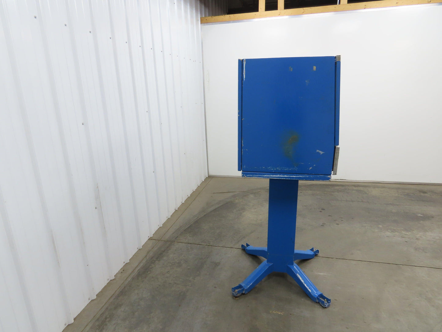 Hoffman Concept HMI Computer Workstation Electrical Enclosure Pedestal