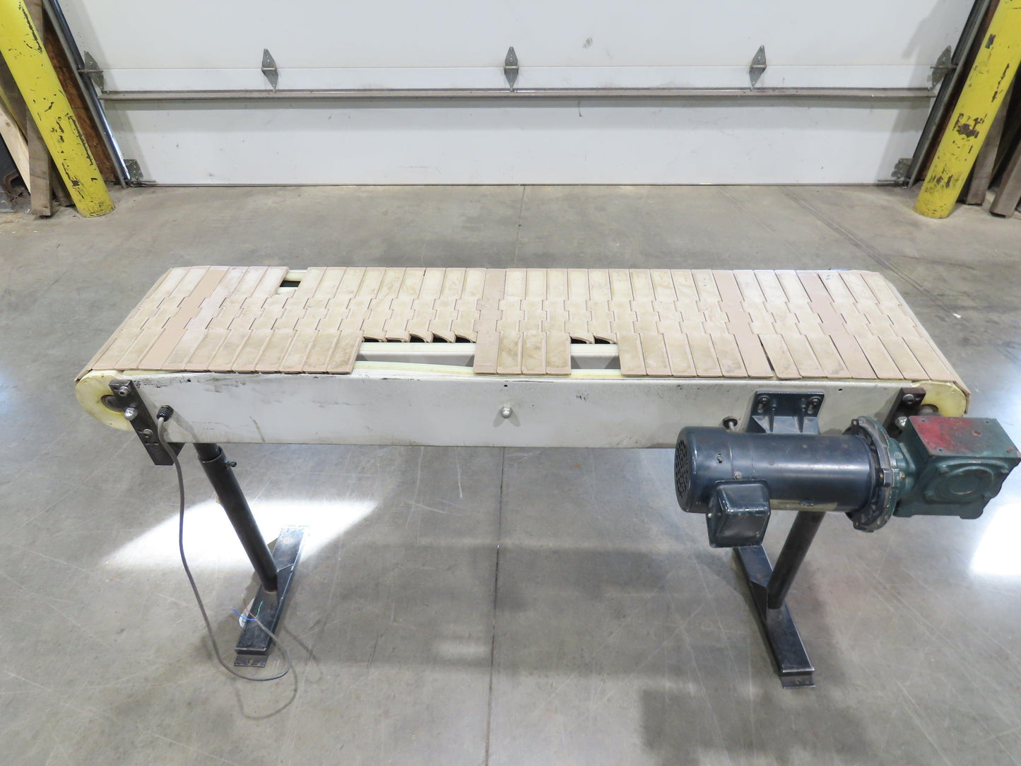 12"x 56"L Plastic Tabletop Belt Bottle Conveyor Adj Height 90VDC 200 FPM