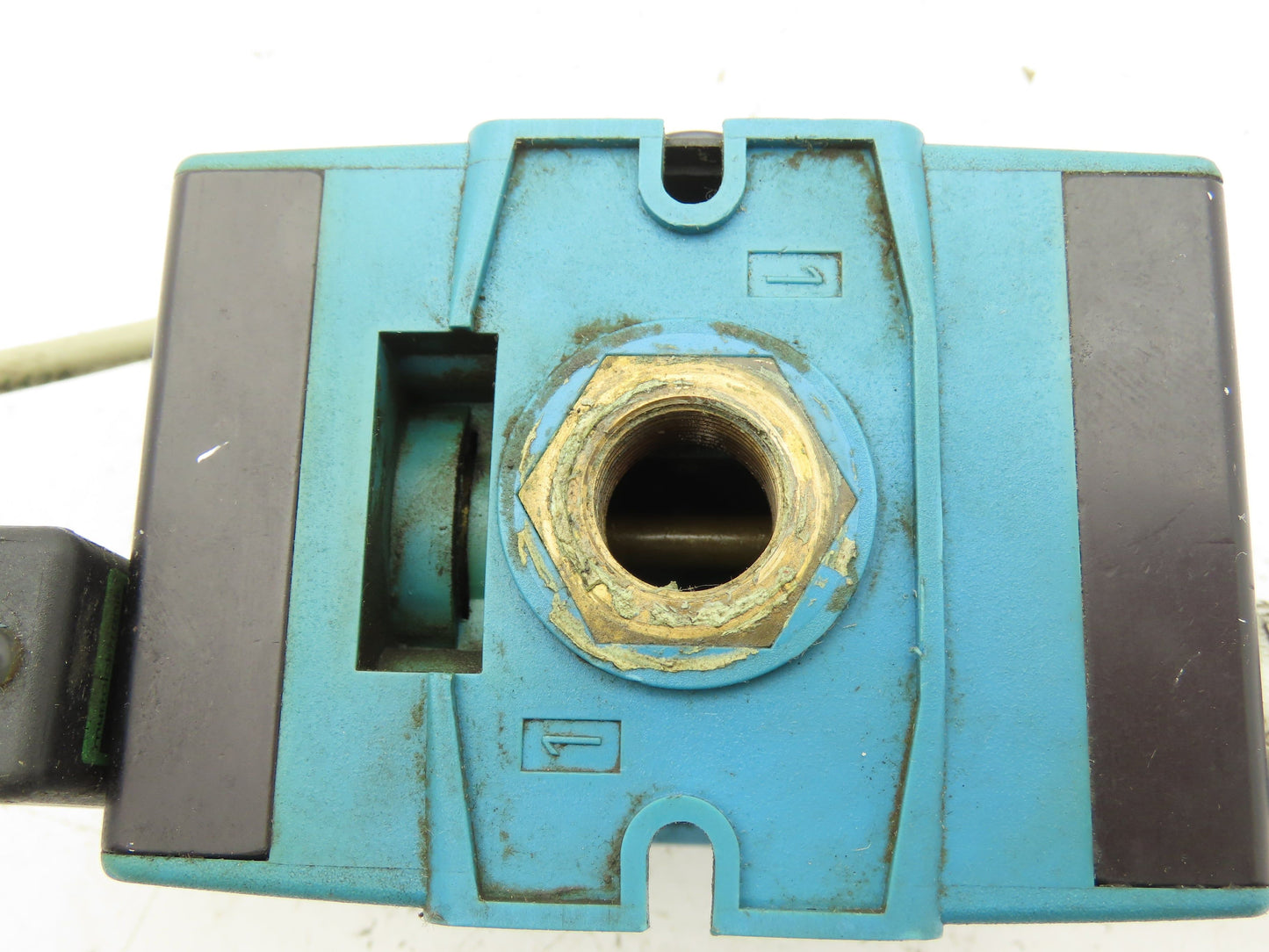 Festo MFHE-3-3/8 Pneumatic Soft Start Solenoid Valve 3/2-way 145psi 24VDC