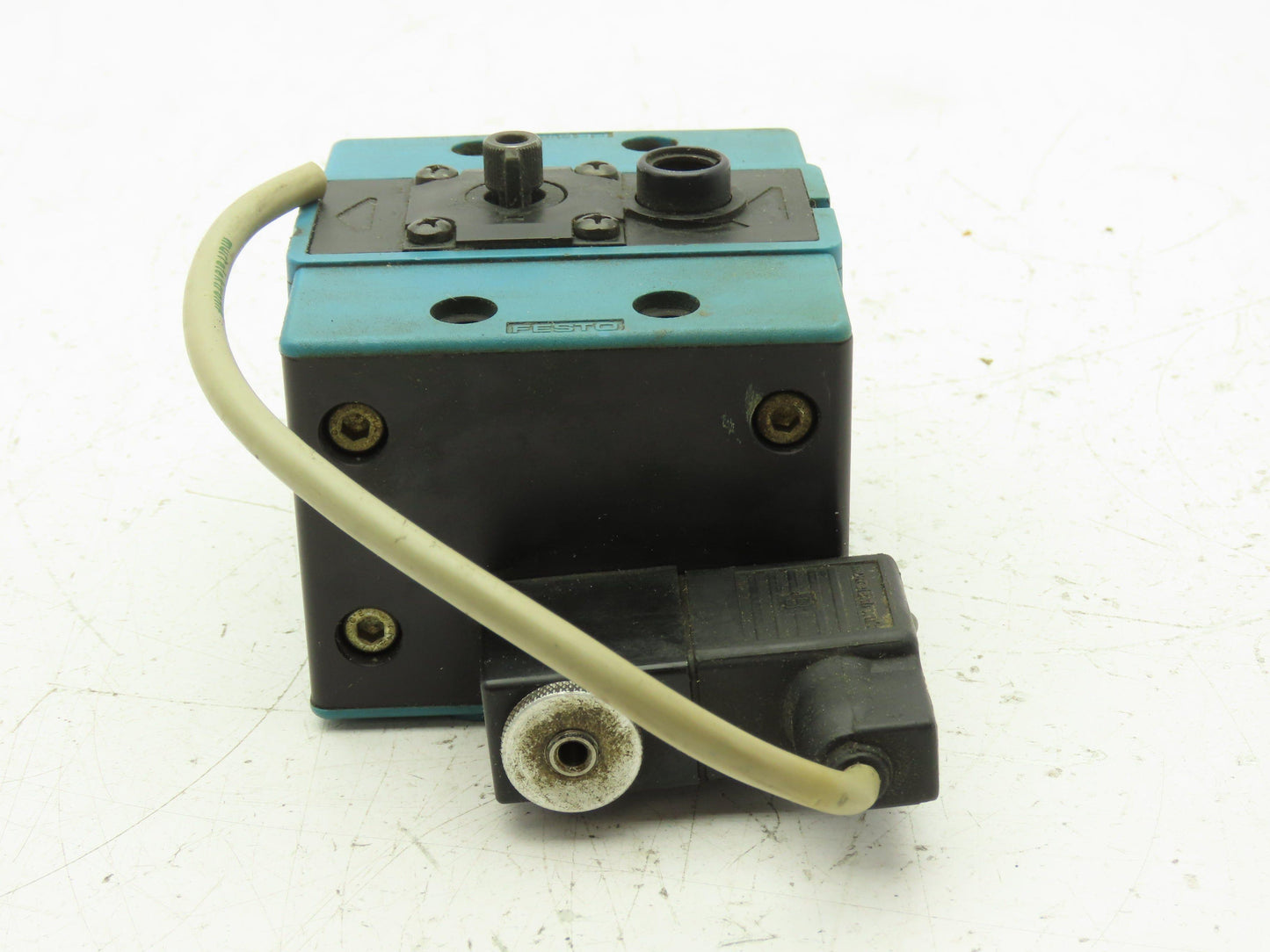 Festo MFHE-3-3/8 Pneumatic Soft Start Solenoid Valve 3/2-way 145psi 24VDC