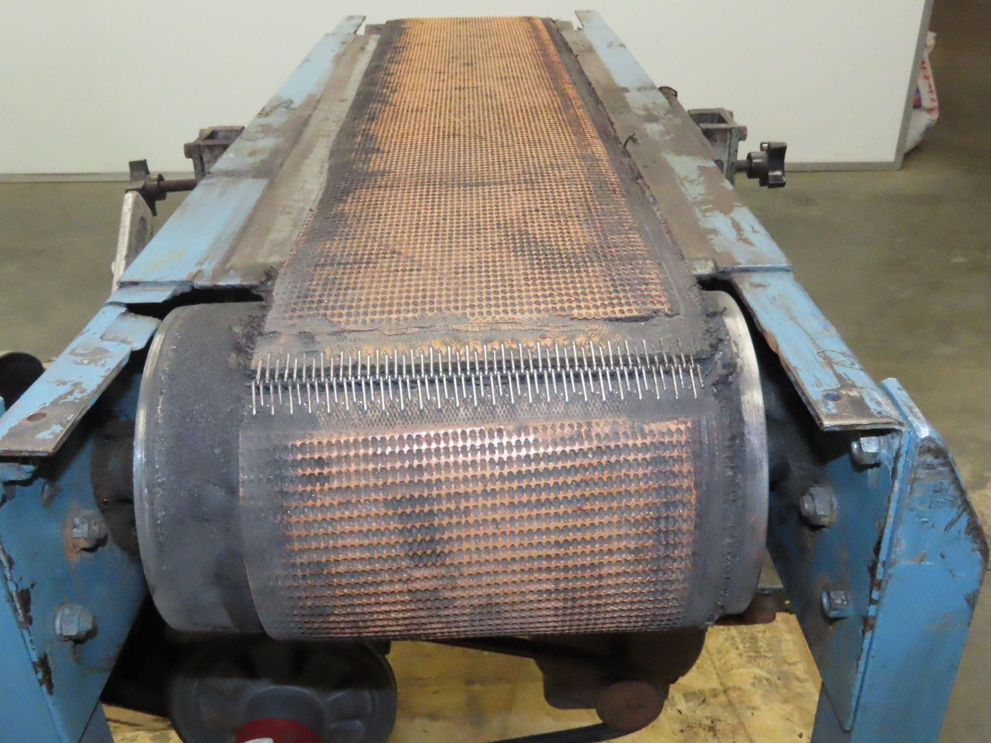 13"x 41" Belt Conveyor 8" Grip Top Belt 115/230V 1PH Chain Drive 50fpm Adj Ht