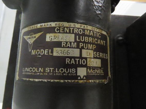 Lincoln 83668 Centro-Matic Pneumatic 20:1 Grease Pump Lubricator 4Lb Reservoir