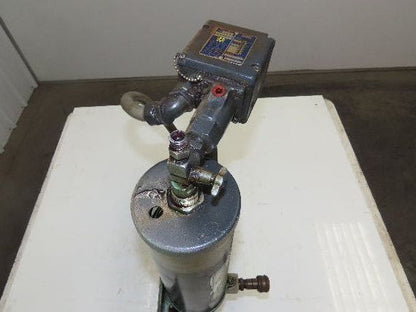Lincoln 83668 Centro-Matic Pneumatic 20:1 Grease Pump Lubricator 4Lb Reservoir