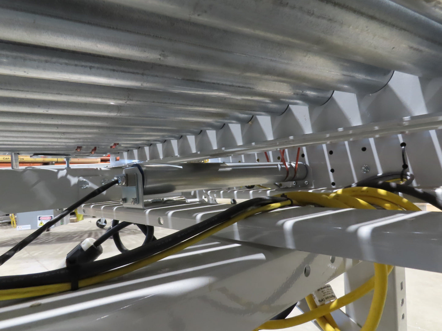 ConveyX 52"x 10' MDR Motorized Roller Conveyor 48"BF 115V Skew Bed Rollers