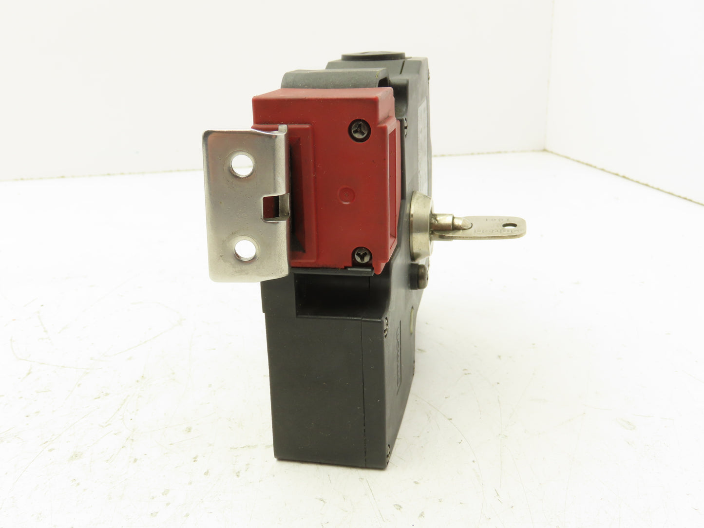Omron D4JL-3NFA-C7-01 Guard Lock Safety-Door Switch Interlock Solenoid Release