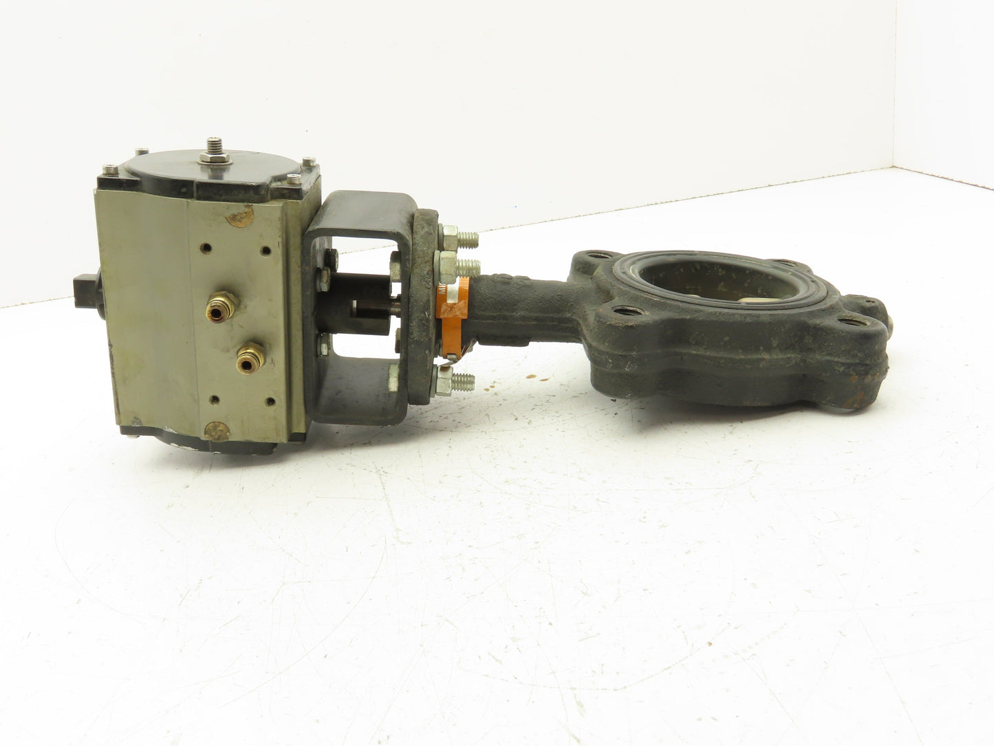 Milwaukee CL223E 3" Butterfly Valve 4-Lug w/Pneumatic Actuator RPB450